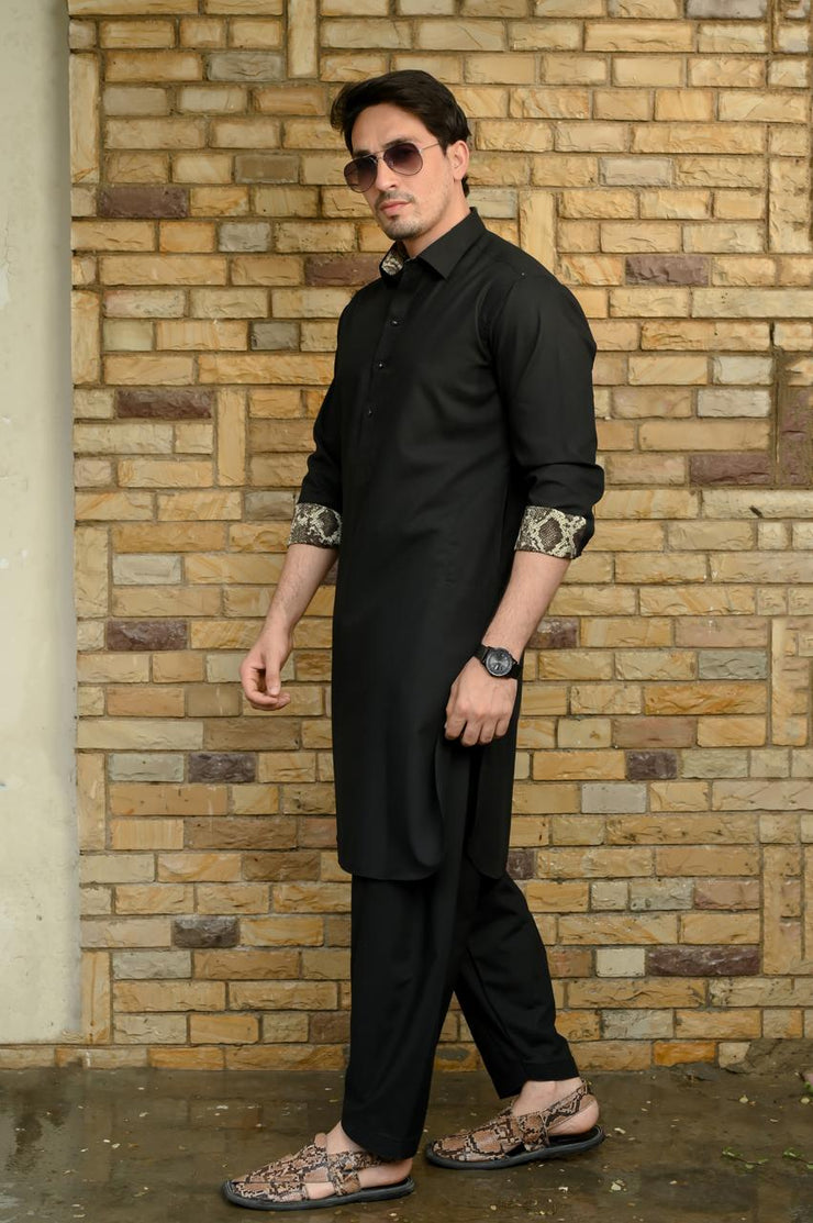 Sleek Black Shalwar Kameez – Timeless Elegance & Comfort